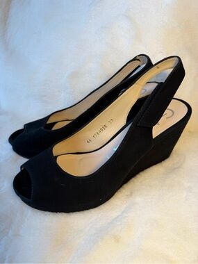 Gadea Black Women's Peep-Toe Wedge Slingback Shoes Size 37 (7)